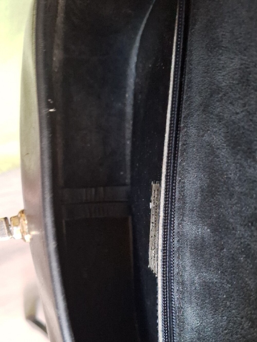 Vintage Leather Crossbody Bag Turn Lock Satchel in Black - Picture 9 of 9